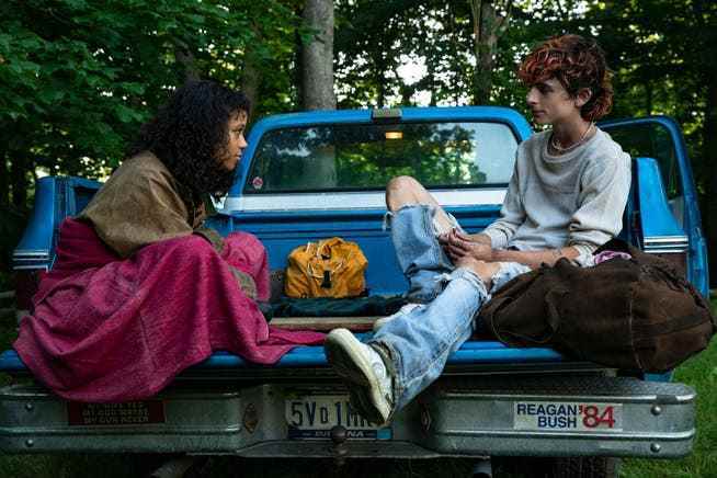 Cannibal and love: Maren (Taylor Russell) meets Lee (Timothée Chalamet) on her journey through America.  Scene from «Bones and All».