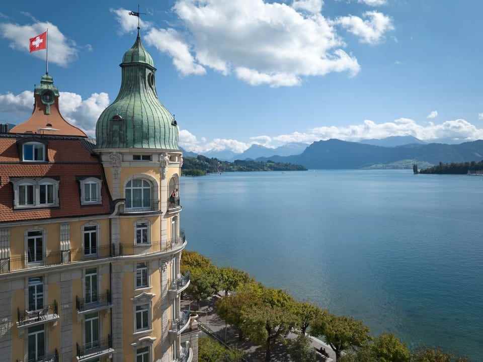 The Hotel Palace, a magnificent building from the Belle Époque period, is located directly on the shore of Lake Lucerne.
