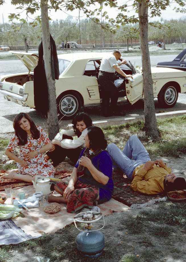 Iranian women enjoy life in Tehran in 1976.