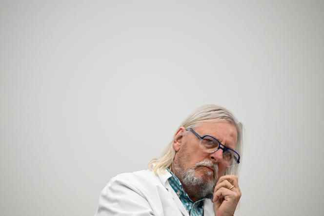 Infectious disease specialist Didier Raoult, during a press conference on Covid-19 at the Marseille University Hospital Institute, April 20, 2022.