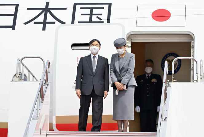 Japanese Emperor Naruhito and Empress Masako, Saturday, September 17, 2022, at Haneda Airport, Tokyo, shortly before their departure for London where they will attend the funeral of Queen Elizabeth II.   