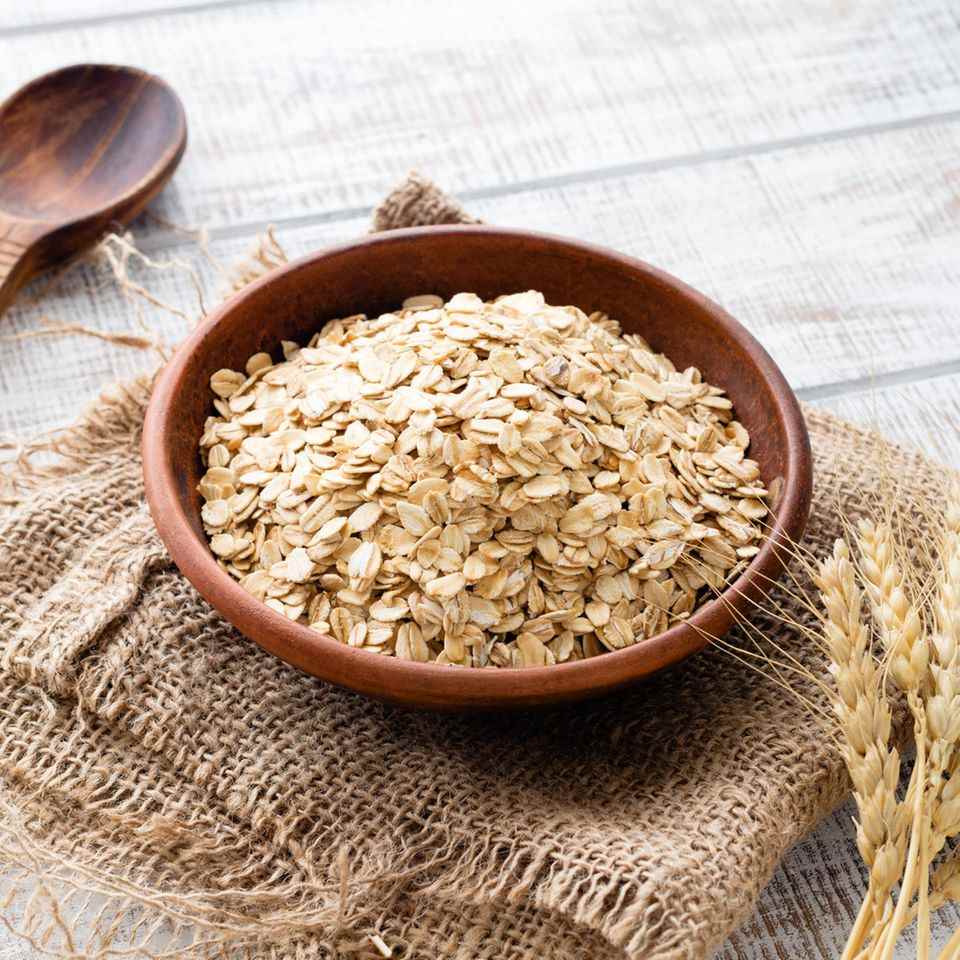 Oatmeal in a bowl: This is what happens when you eat oatmeal every day.