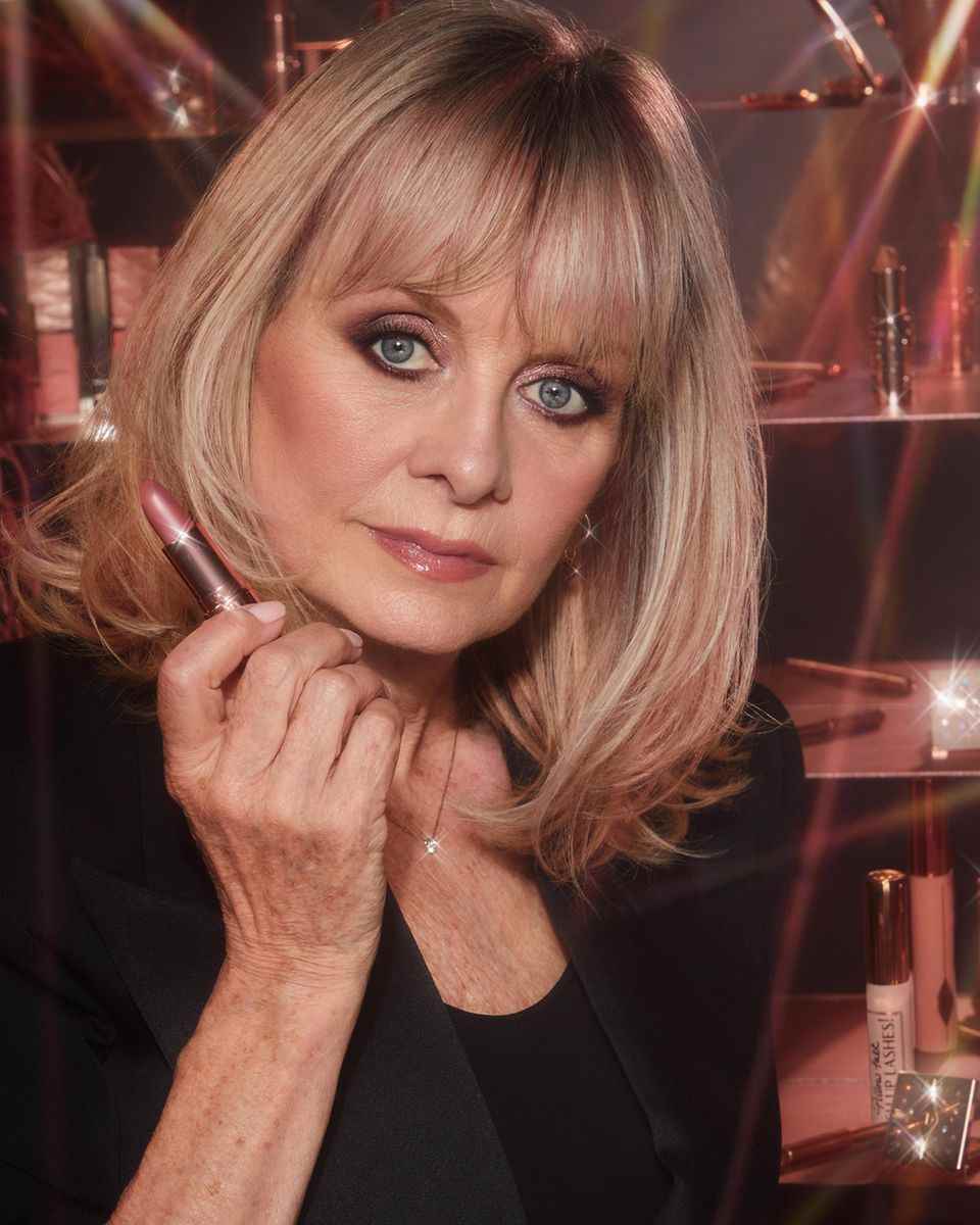 Twiggy returns to the camera for the Charlotte Tilbury holiday campaign