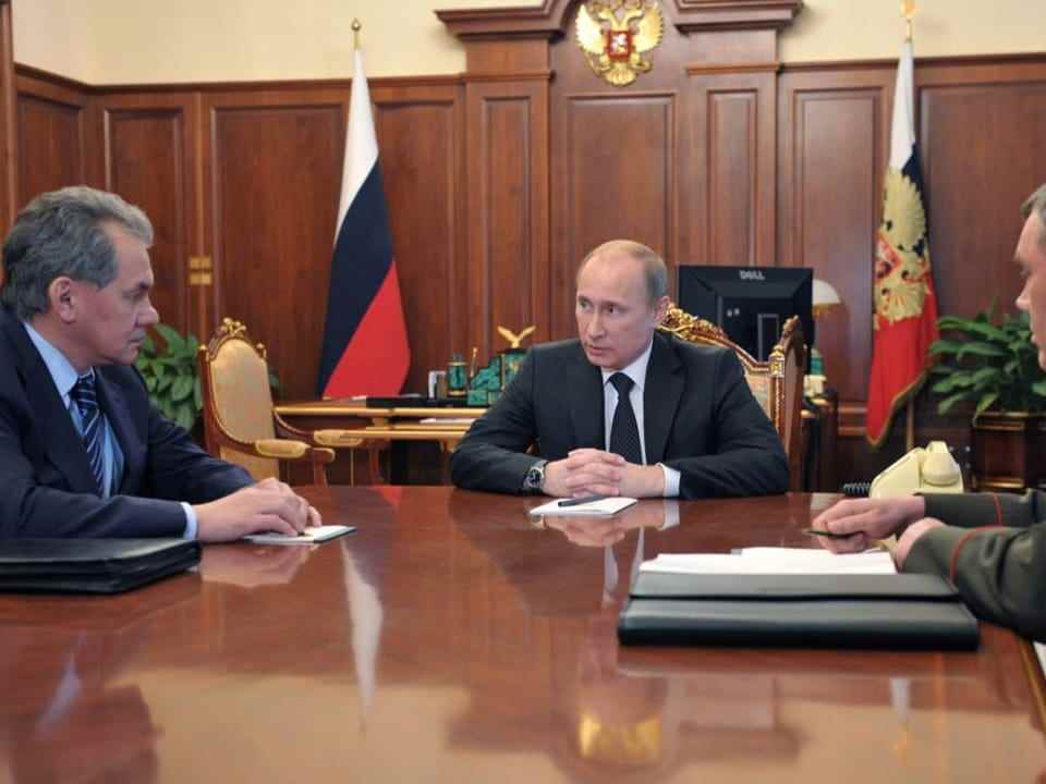 Shoigu and Gerasimov at a meeting with Putin in January 2013
