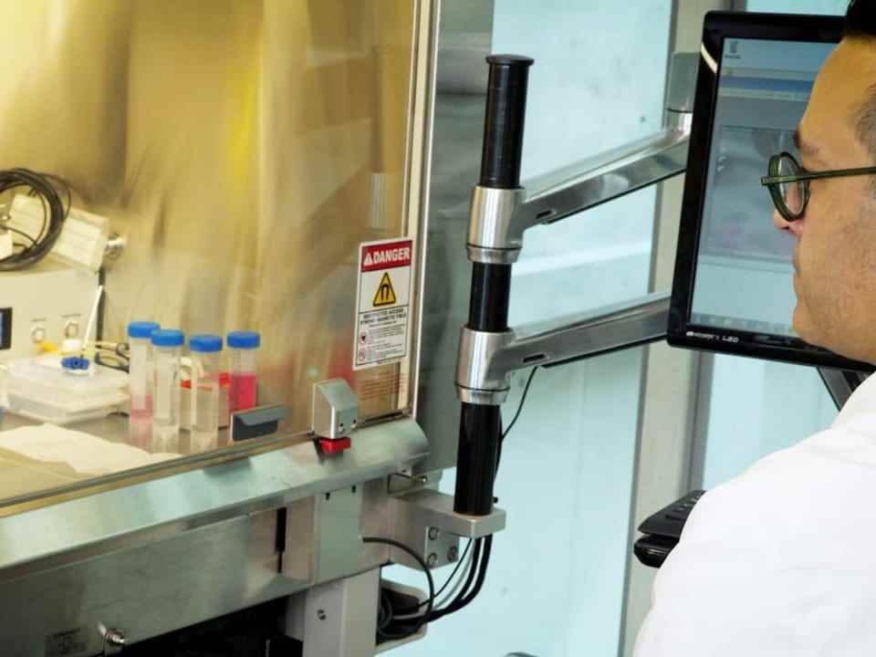 The picture shows the researcher Maurizio Gullo in the laboratory.
