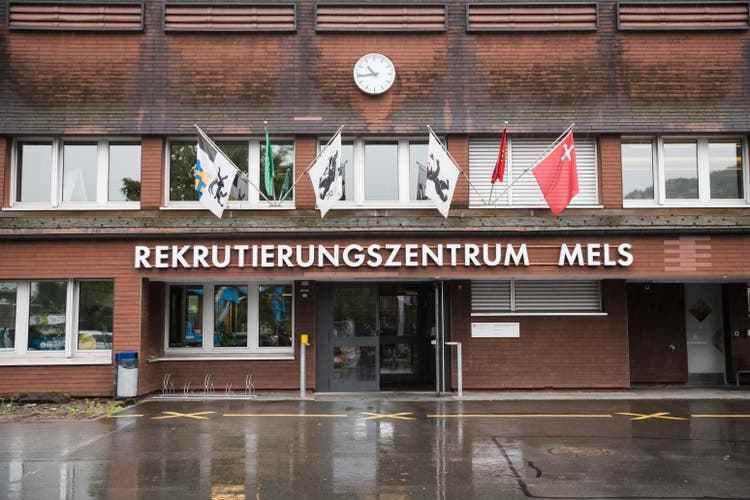 Ein Ort, der schon aus der Zeit gefallen schien – jetzt scheint er wieder zeitgeistiger zu werden: Rekrutierungszentrum der Armee in Mels, Kanton St. Gallen.