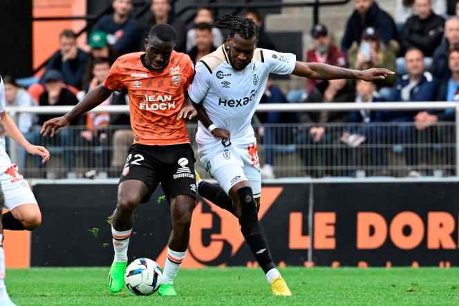 Yoann Cathline (left) and the Lorient residents did not find the solution against Reims, at home, Saturday October 15, 2022.