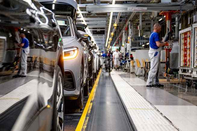 In highly developed European countries, the economy is unlikely to grow at all in 2023.  VW factory in Zwickau.
