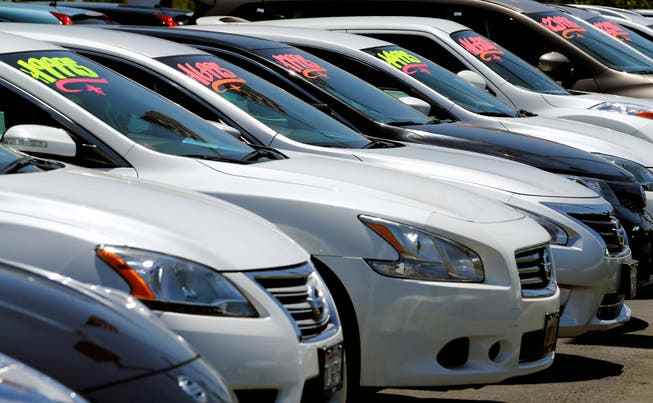 Anyone who buys a used car today pays an average of 28 percent more than before the pandemic. 