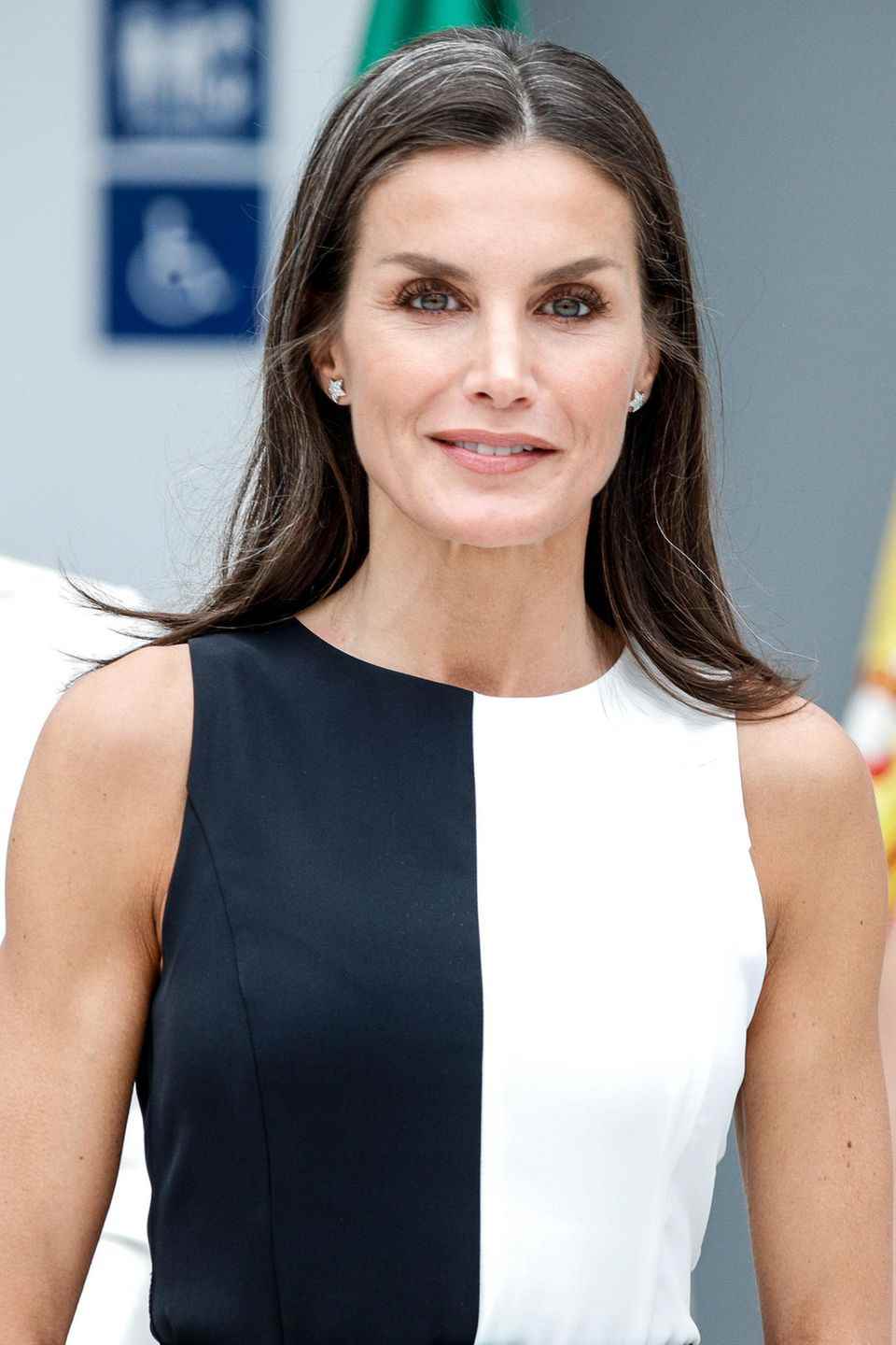 Queen Letizia proudly wears her first gray strands. 