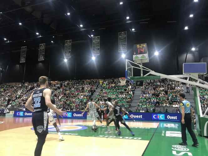 ADA Blois (in white), during their victory at home against Antibes, in the final first leg of accession to the Pro A, June 8, 2022. 