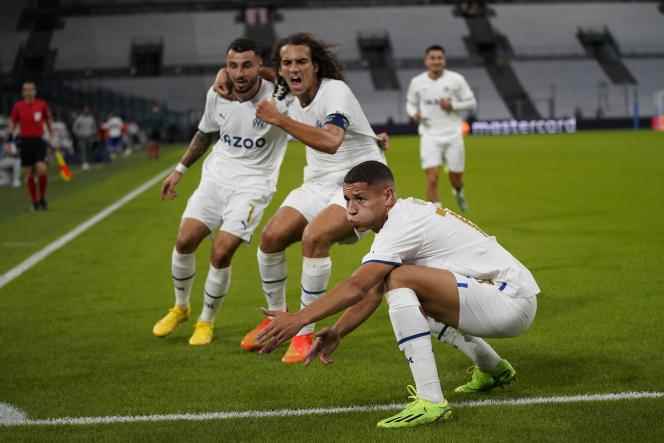 Amine Harit (right) and his teammates celebrate Olympique de Marseille's second goal against Sporting Portugal (Lisbon), Tuesday, October 4, 2022, at the Stade-Vélodrome.