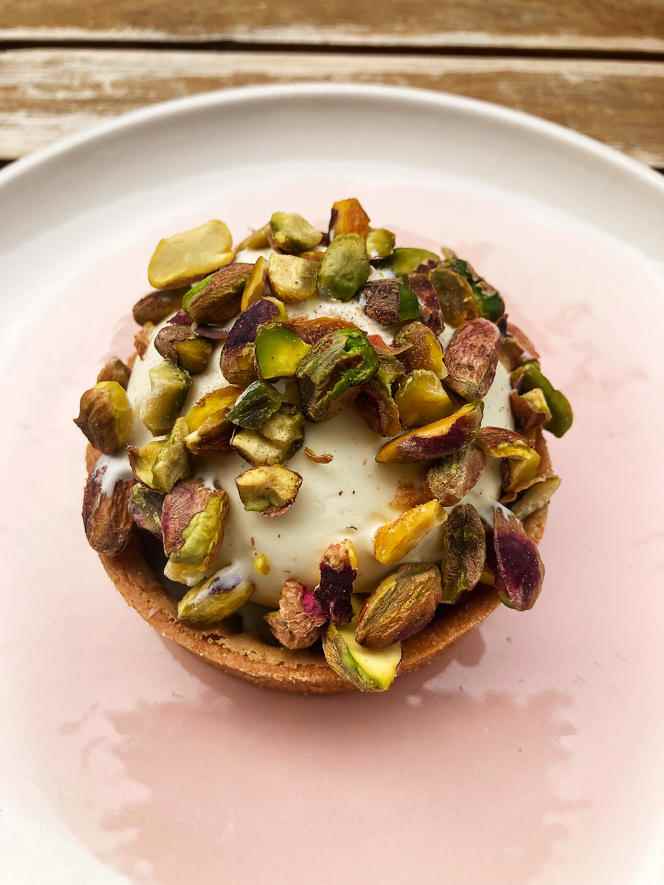 The orange blossom pistachio pie from the Sweet Garden, on the terrace of the shop in the 17th arrondissement of Paris.