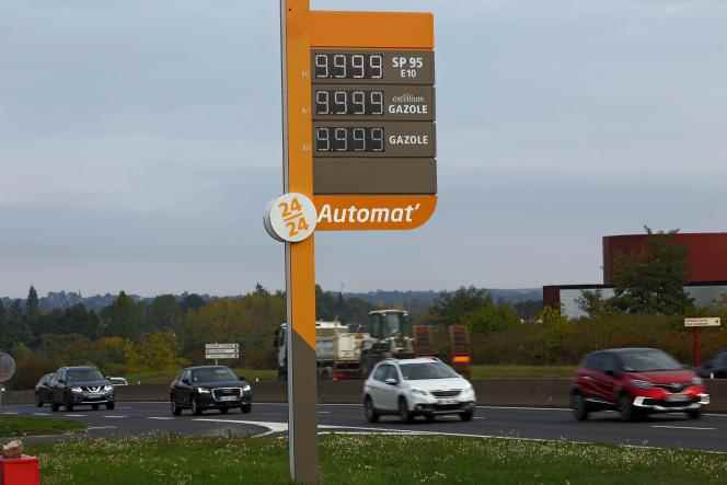 A TotalEnergies service station, on the bypass between Vineuil and Blois, in Loir-et-Cher, on October 10, 2022.