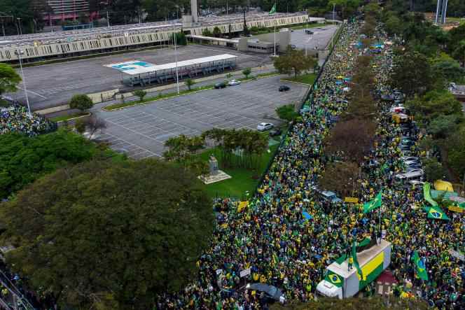 Aerial view of the march of President Bolsonaro's supporters, in Sao Paulo, Brazil, on November 2, 2022. Thousands of people gathered in front of the army commands in the main cities of the country to demand a military intervention in the following Lula's victory. 
