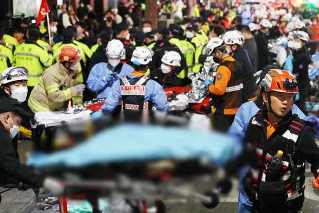 More than 150 people died in crowds in Seoul. 