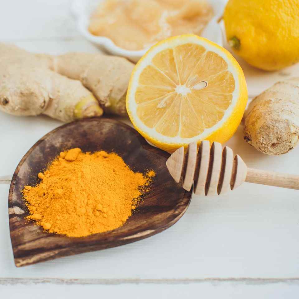 Anti-inflammatory foods: turmeric, ginger, lemon