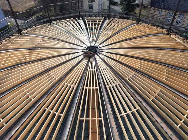 View from above of the wooden structure over which a membrane cover was stretched. 