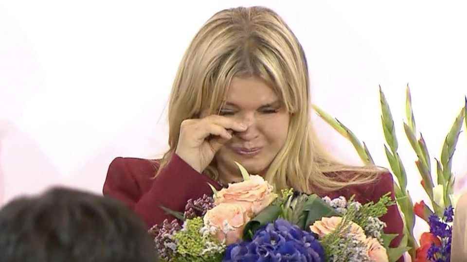 Tears come to her eyes at the NRW award ceremony