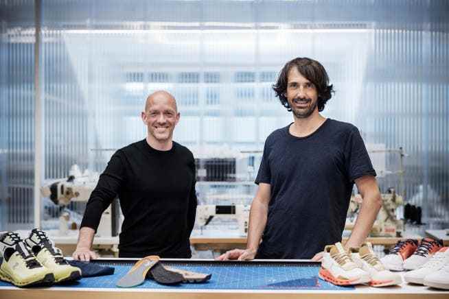 Die On-Gründer David Allemann (l.) und Caspar Copetti (r.), im On-Lab im Kreis 5 in Zürich.