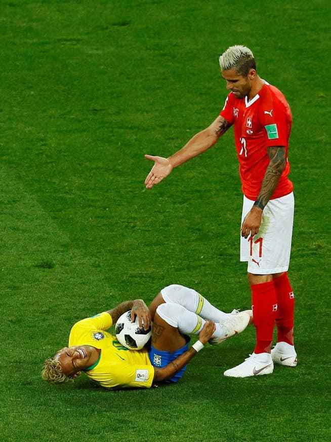 No understanding from the opponent: Neymar after a duel with the Swiss Valon Behrami at the 2018 World Cup.