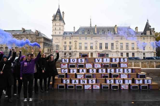 Demonstrators during a rally by the feminist collective NousToutes to protest against the inaction of justice in matters of gender-based and sexual violence, in front of the Palais de Justice, located on the Ile de la Cité in Paris, on November 23, 2022.