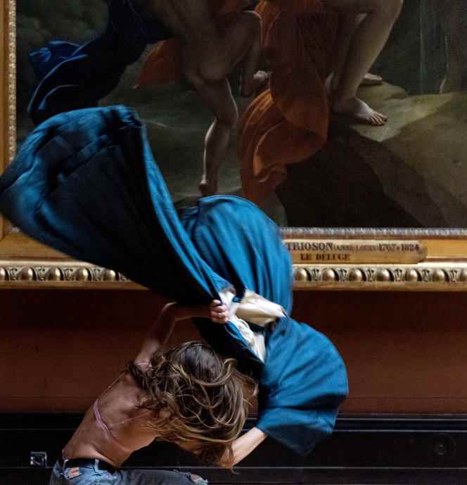 During the “Forest” show, the dancers will evolve in the middle of the paintings by masters present in the Denon wing of the Louvre.