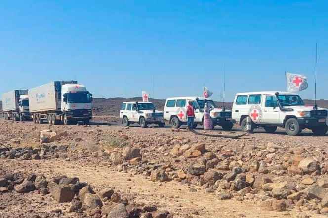 A humanitarian convoy of the International Committee of the Red Cross on the road to Makale, the capital of Tigé, Ethiopia, November 15, 2022.