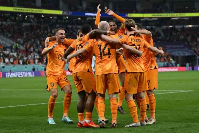 The Dutch after Davy Klaassen's liberating goal against Senegal on November 21, 2022.