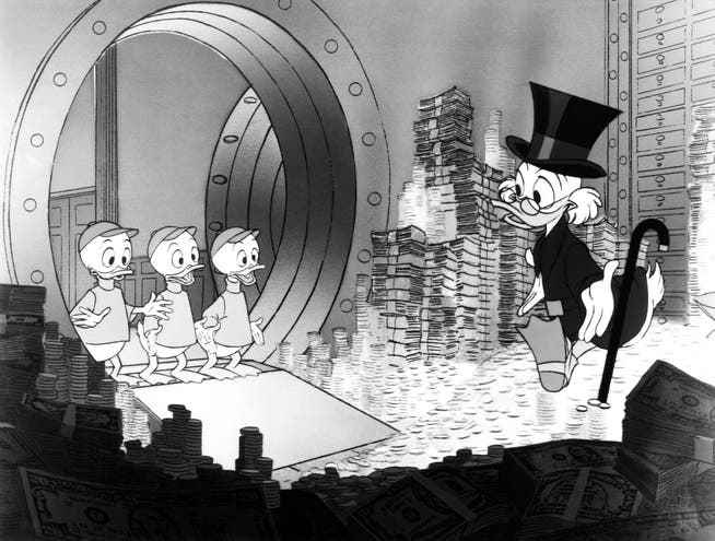 Scrooge McDuck explains to his great-nephews Hulk, Trick and Track, including how money came into existence – and how to deal with it. 