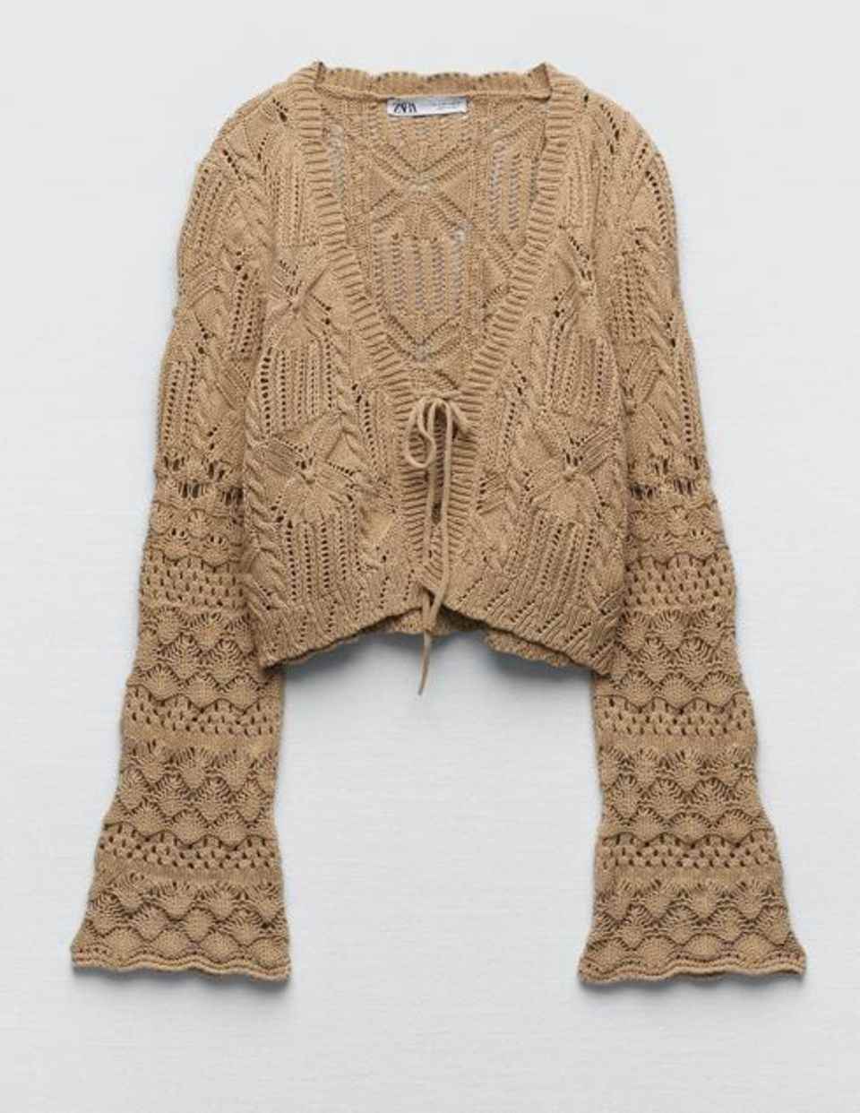 Embroidered jacket with a bow from Zara, around 40 euros.
