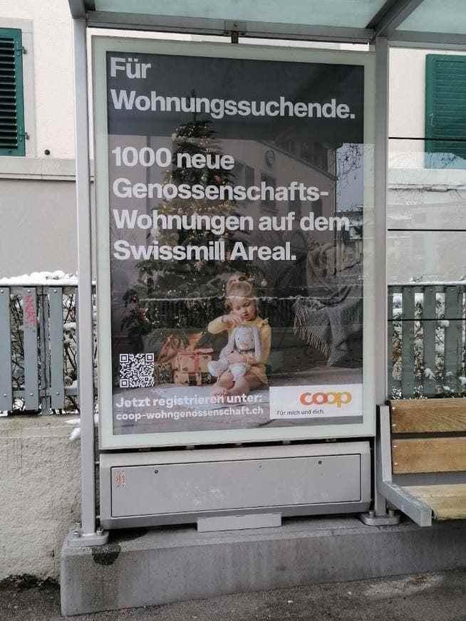 The poster, here at a bus stop in Wipkingen, raises false hopes.