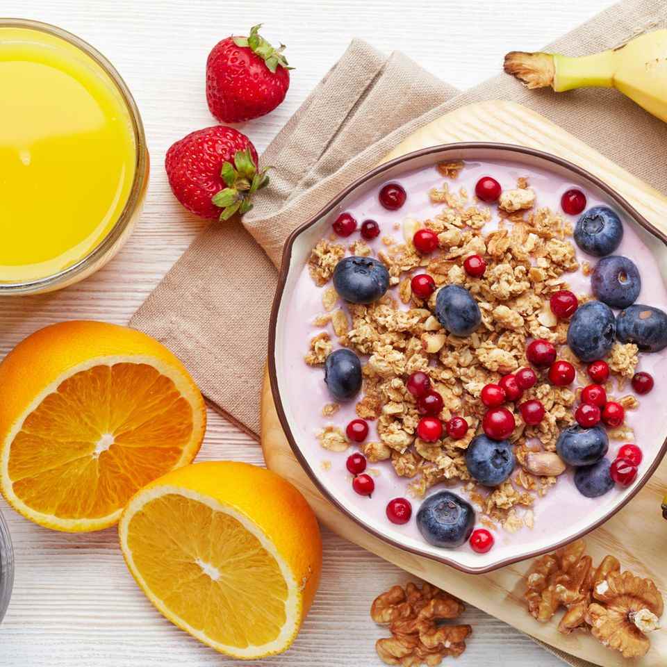 Hidden Sugar: 8 Foods That Are Secret Sugar Traps |  fruit, cereal, juice