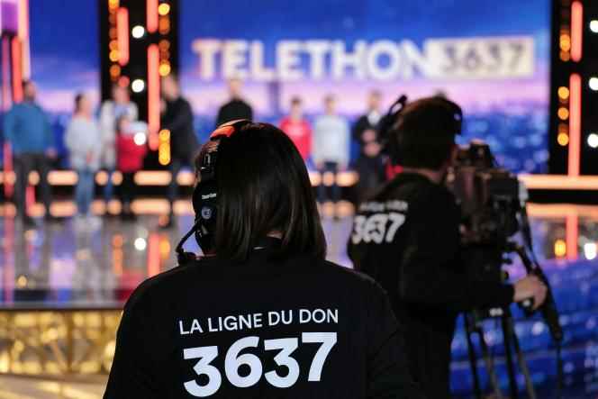 On the set of Telethon, in Paris, December 4, 2020.