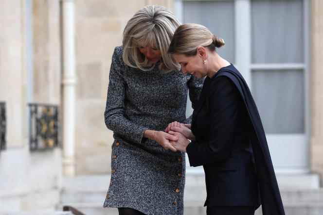 Brigitte Macron welcomes the first lady of Ukraine, Olena Zelenska, at the Elysee Palace in Paris on December 12, 2022.