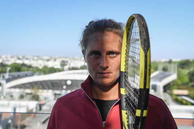 Pauline Déroulède, at Roland-Garros, April 22, 2022.