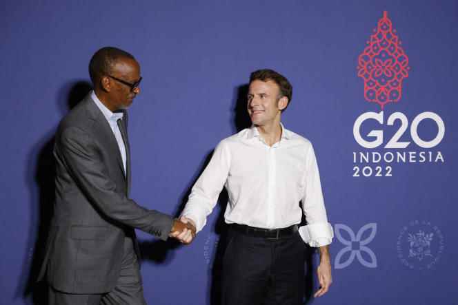 Presidents Paul Kagame and Emmanuel Macron at the G20 summit in Bali on November 14, 2022.