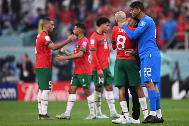 Moroccan players after their elimination in the semi-finals of the World Cup by France, at the Al-Bayt stadium, in Al-Khor (Qatar), on December 14, 2022. 