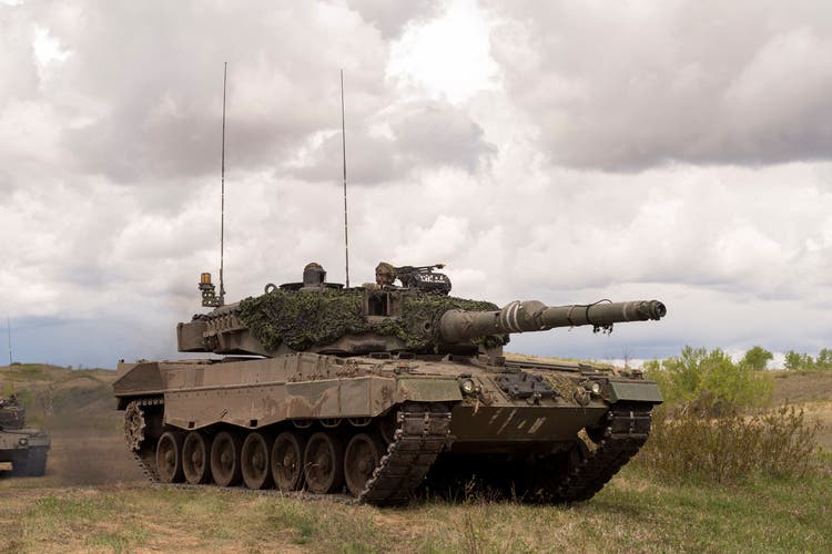 The Leopard 2A4 photographed in Canada in 2017.