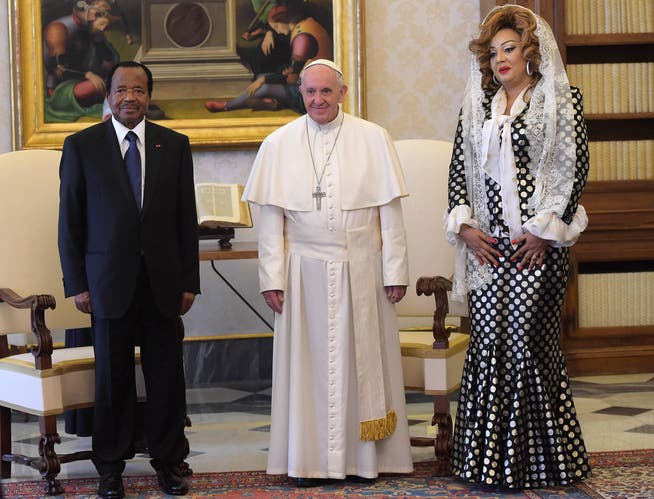 Pope Francis receives Cameroonian head of state Paul Biya and his wife Chantal in 2017.