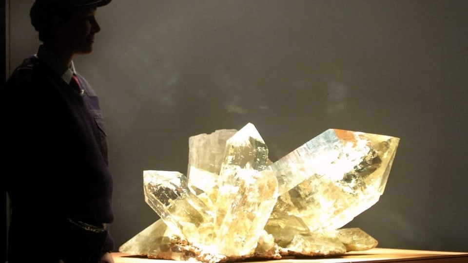The 300-kilogram crystal group of the “Treasures from Planggenstock”