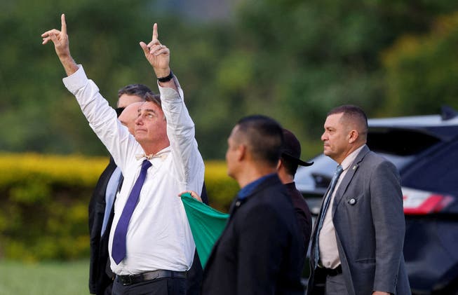 Former President Bolsonaro in front of his supporters, pictured on December 12.