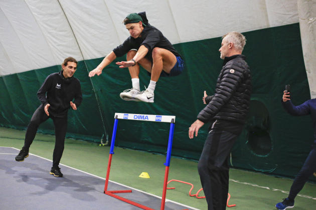 Holger Rune during a fitness session on December 8, 2022 at the Mouratoglou Tennis Academy, alongside his physical trainer, Lapo Becherini (left) and his coach, Lars Christensen.