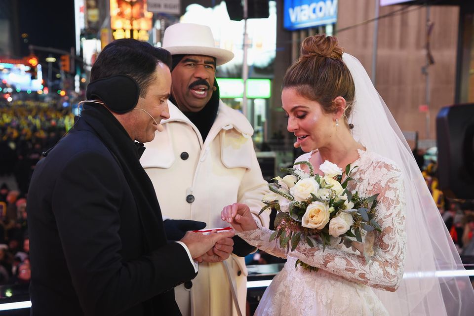Maria Menounos swapped rings with newly wed husband Keven Undergaro in front of Steve Harvey in 2017.