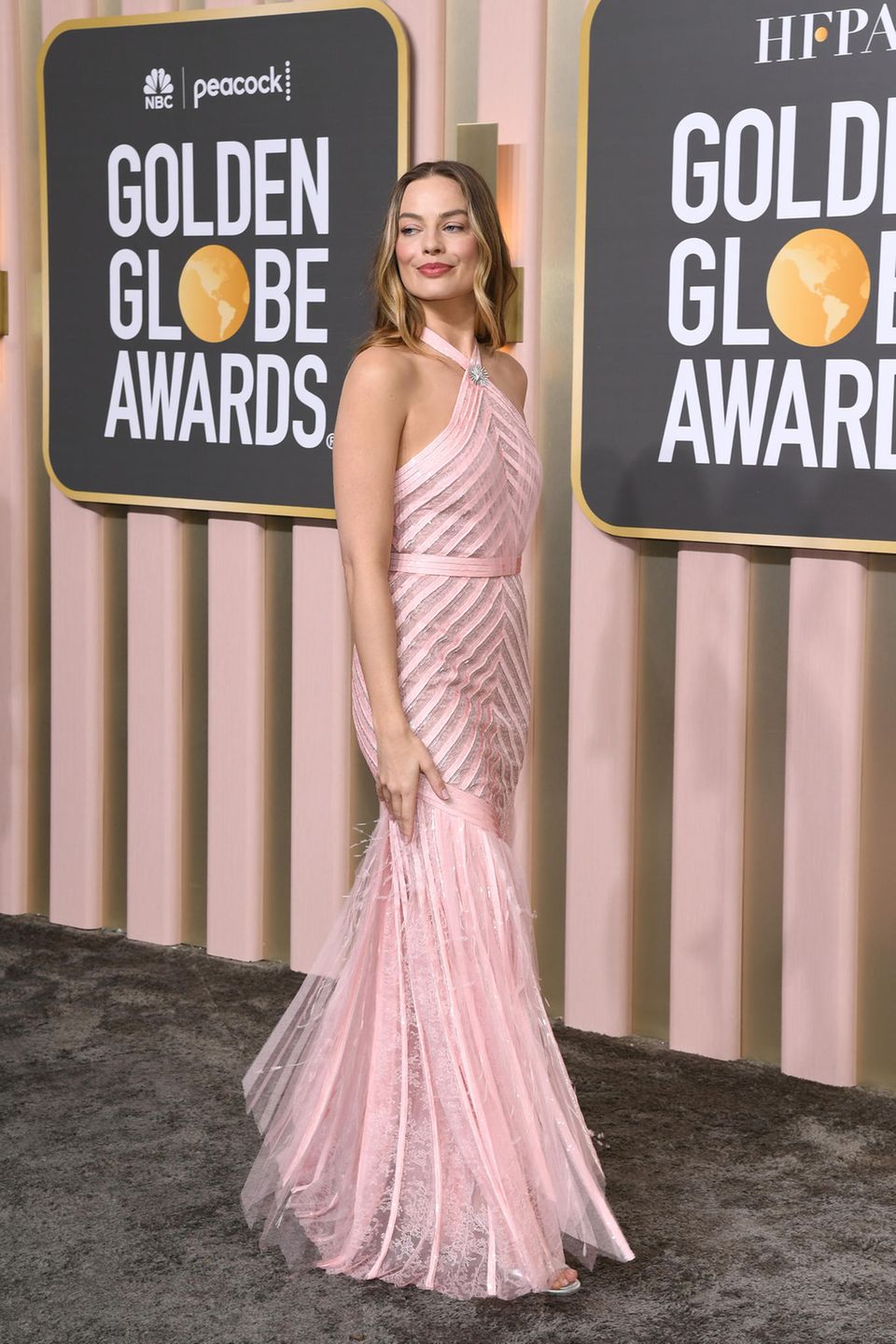 Margot Robbie at the 2023 Golden Globes. 
