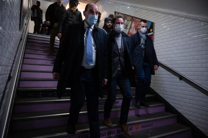 Jean Castex, CEO of the RATP, and Clément Beaune, Minister Delegate for Transport, in the Bercy metro station, in Paris, on December 31, 2022.