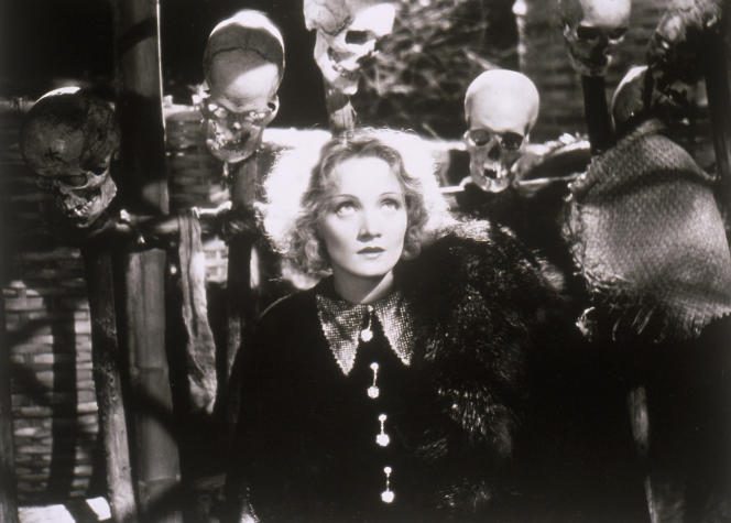 Shanghai Lily (Marlene Dietrich) in “Shanghaï Express”, by Josef von Sternberg.