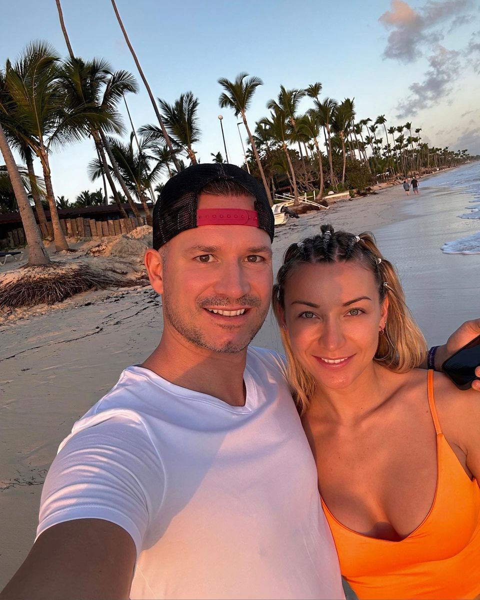 Anna-Carina Woitschack: First vacation with Daniel!  Does she tease ex Stefan Mross with couple photos?