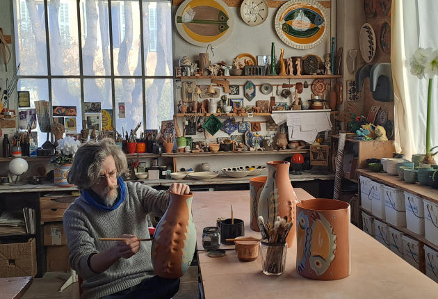 The ceramist Romain Buffile, in his workshop in Aix-en-Provence (Bouches-du-Rhône).