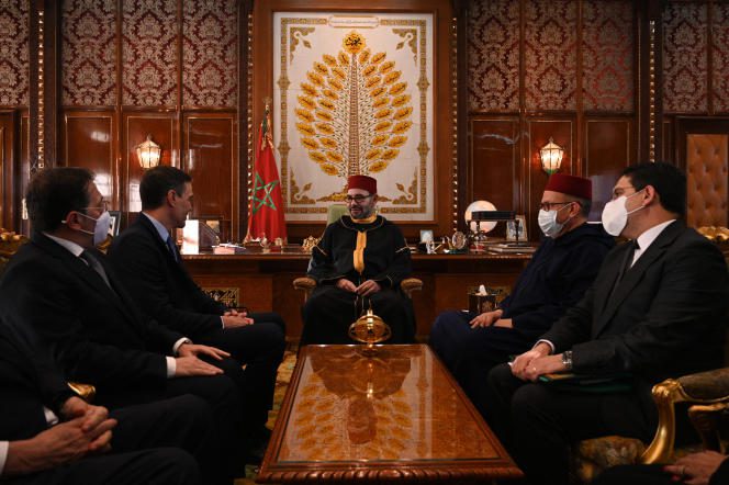 Spanish Prime Minister Pedro Sanchez (third from left) during a meeting with King Mohammed VI (center) of Morocco in Rabat, April 7, 2022.
